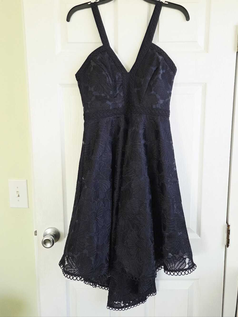 Ever New ✨️ Black Lace Fit-and-Flare Women's Dress with V-Neck Size 4